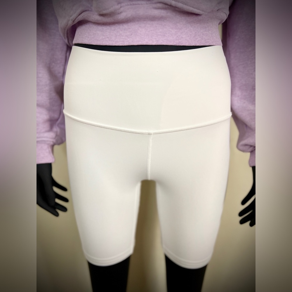 NWOT🌹 lululemon athletica White Bike Shorts